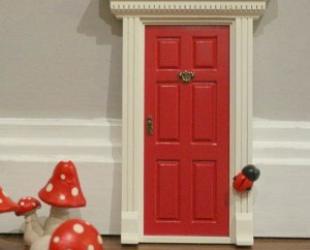Red Fairy Door, non opening